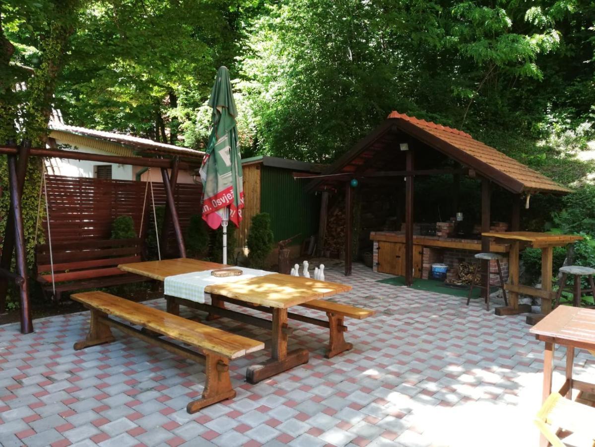 Holiday Home Mreznica Gornji Zvečaj Eksteriør billede
