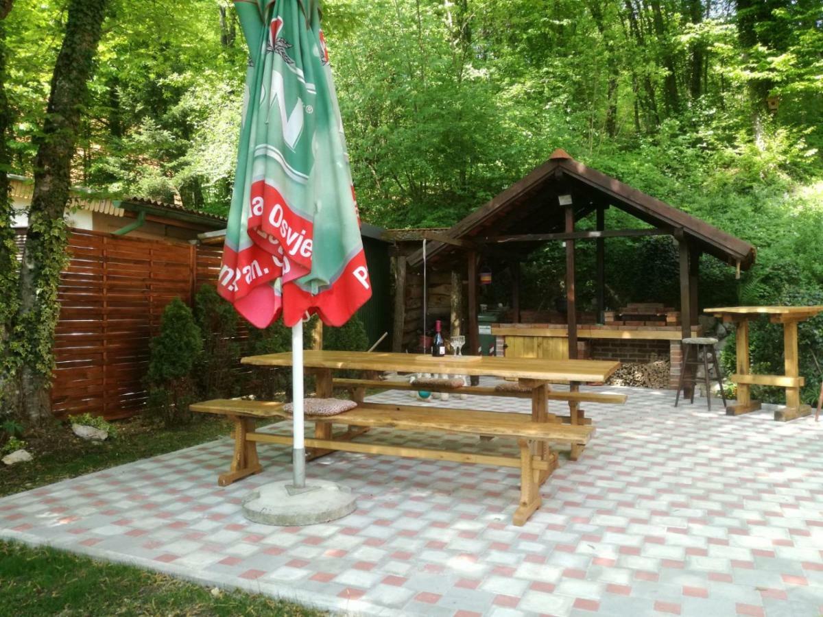 Holiday Home Mreznica Gornji Zvečaj Eksteriør billede